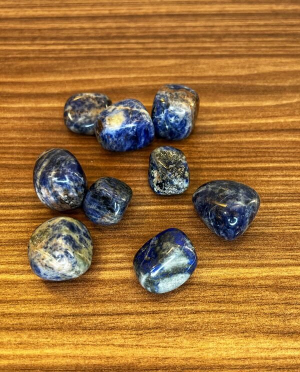 PIERRE ROULÉE DE SODALITE