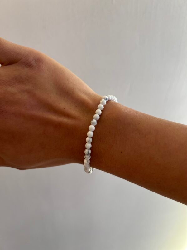BRACELET EN HOWLITE