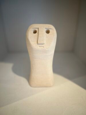 IMG_7075 Statuette Protectrice Beige – Gardienne de Sérénité en Pierre Naturelle